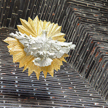 Mary's Mantle Chapel, Kiki Smith - Detailansicht (Foto: ski) Mary's Mantle Chapel, Kiki Smith - Detailansicht (Foto: ski)