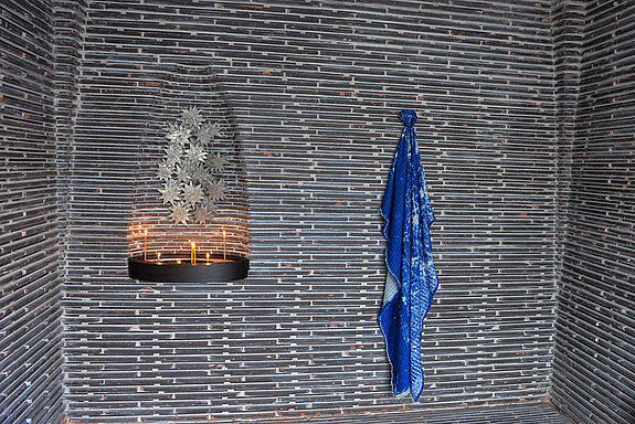 Mary's Mantle Chapel, Kiki Smith - Detailansicht (Foto: ski) Mary's Mantle Chapel, Kiki Smith - Detailansicht (Foto: ski)