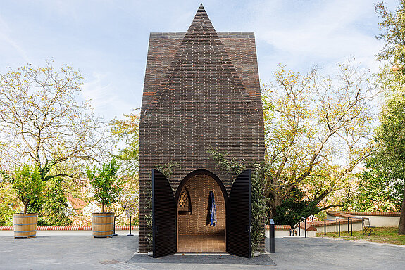 Mary's Mantle Chapel, Kiki Smith (© Diözesanmuseum Freising, Foto: Thomas Dashuber) Mary's Mantle Chapel, Kiki Smith